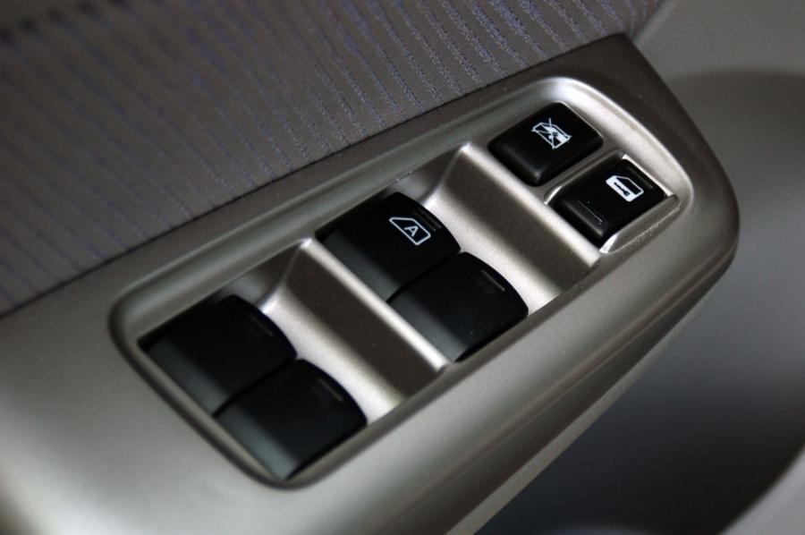  Subaru Forester 2.5 X Premium 2009 года  (фото 16 из 38)